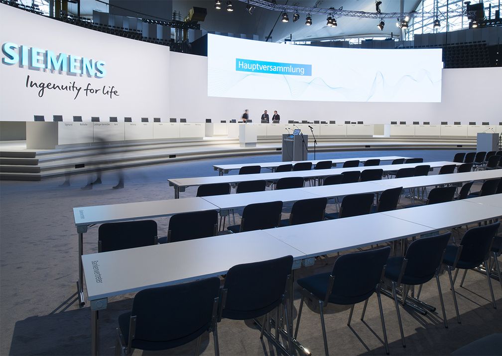 Siemens Hauptversammlung Bühne