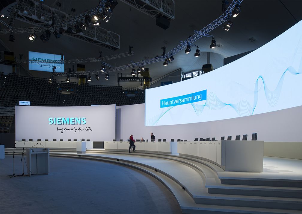 Siemens Hauptversammlung Bühne