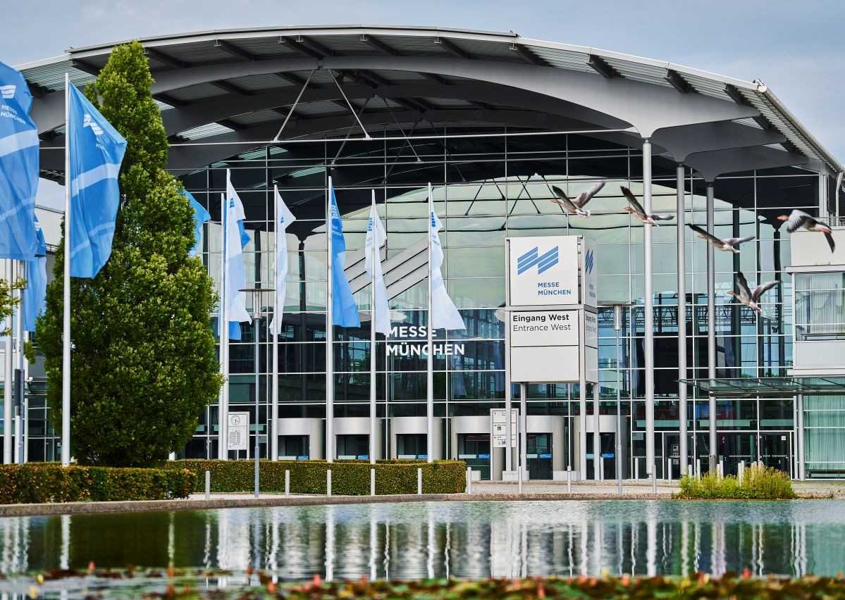 Fester Partner der Messe München - Außenansicht Messegebäude